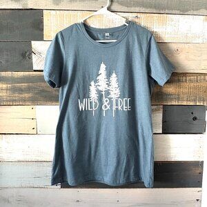 Women's Fitted T-Shirt 2XL – "Wild and Free" Pine Tree Design (Blue)